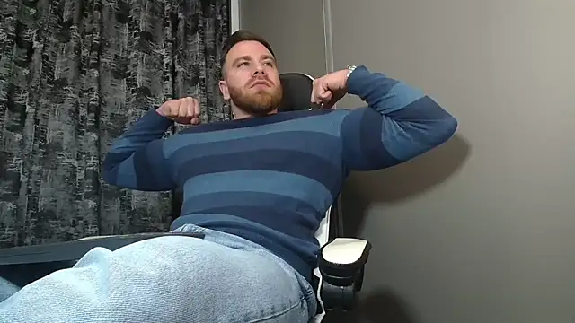 Snapshot of Thori92 chatting on February 2026 06:16:01 PM Thori92 online show from February 2026 06:16:01 PM