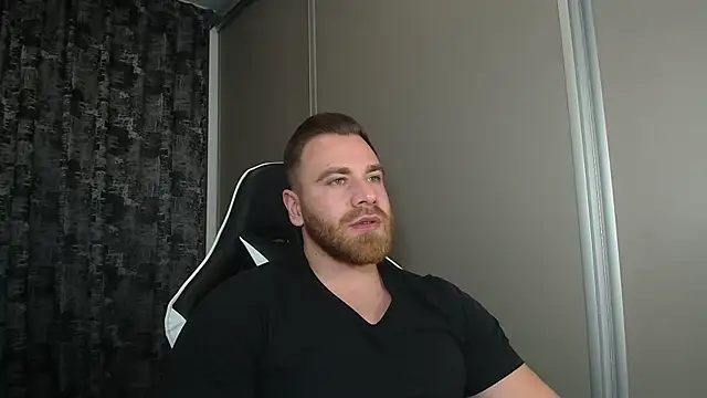 Thori92 online show from November 2025 07:03:01 PM