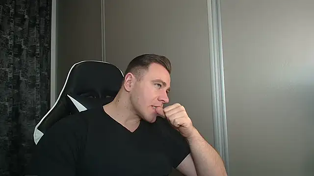 Snapshot of Thori92 chatting on February 2026 05:37:01 PM Thori92 online show from February 2026 05:37:01 PM