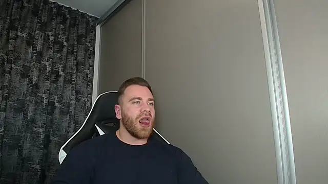 Thori92 online show from October 2025 04:51:02 PM