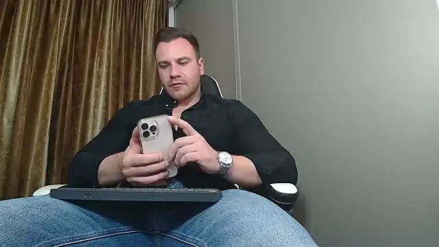 Thori92 online show from December 2025 06:47:01 PM