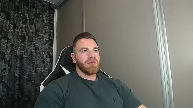 Thori92 online show from December 2025 04:28:02 PM