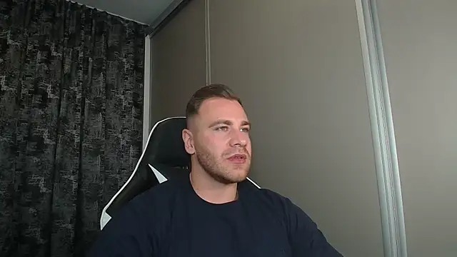 Thori92 online show from September 2025 05:41:01 PM