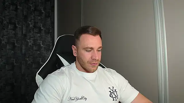 Snapshot of Thori92 chatting on May 2026 05:10:02 PM Thori92 online show from May 2026 05:10:02 PM