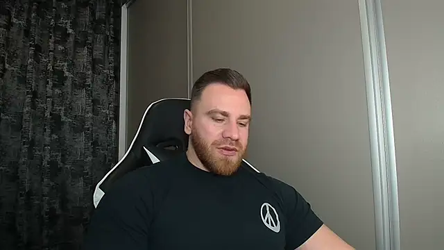 Snapshot of Thori92 chatting on February 2026 05:01:01 PM Thori92 online show from February 2026 05:01:01 PM