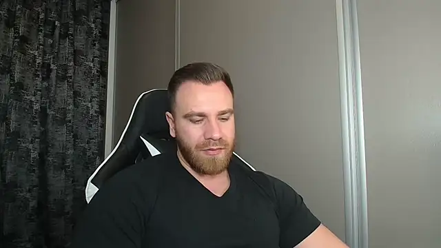 Snapshot of Thori92 chatting on February 2026 05:20:01 PM Thori92 online show from February 2026 05:20:01 PM