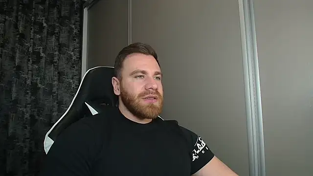 Snapshot of Thori92 chatting on February 2026 06:30:01 PM Thori92 online show from February 2026 06:30:01 PM