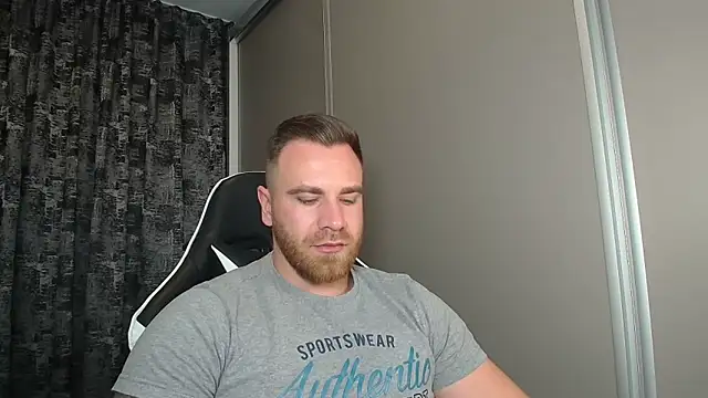 Thori92 online show from November 2025 06:22:02 PM