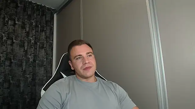 Thori92 online show from September 2025 05:18:02 PM