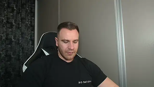 Snapshot of Thori92 chatting on February 2026 05:45:02 PM Thori92 online show from February 2026 05:45:02 PM