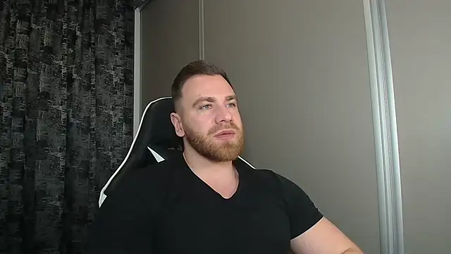 Snapshot of Thori92 chatting on February 2026 06:06:02 PM Thori92 online show from February 2026 06:06:02 PM