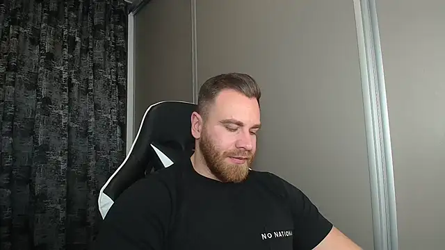 Thori92 online show from November 2025 05:35:01 PM