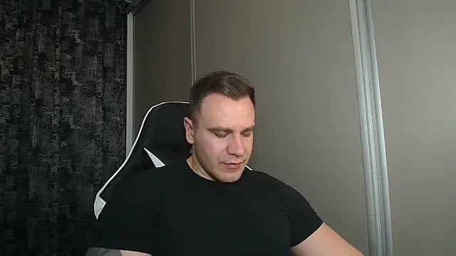 Snapshot of Thori92 chatting on February 2026 05:15:02 PM Thori92 online show from February 2026 05:15:02 PM