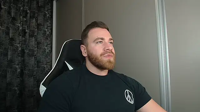 Snapshot of Thori92 chatting on February 2026 03:32:02 PM Thori92 online show from February 2026 03:32:02 PM