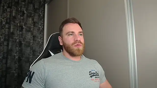 Snapshot of Thori92 chatting on February 2026 07:24:01 PM Thori92 online show from February 2026 07:24:01 PM