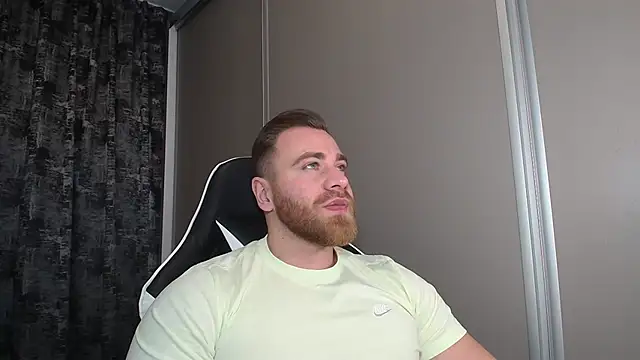 Thori92 online show from November 2025 05:57:01 PM