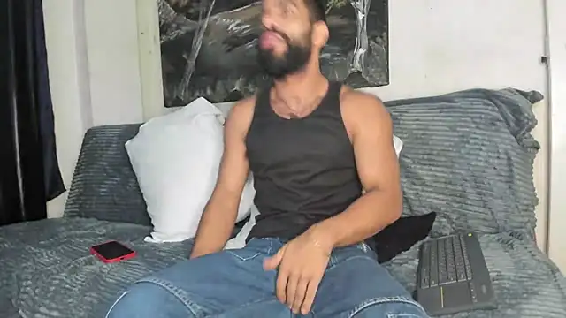 Snapshot of sweatyhairypig23 chatting on October 2025 06:04:02 AM sweatyhairypig23 online show from October 2025 06:04:02 AM