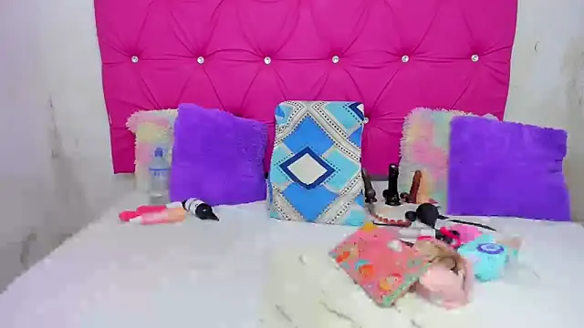 Snapshot of VivianPorto chatting on December 2025 03:05:01 PM VivianPorto online show from December 2025 03:05:01 PM