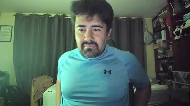 Snapshot of VonDoomdelToro chatting on May 2026 06:13:01 AM VonDoomdelToro online show from May 2026 06:13:01 AM