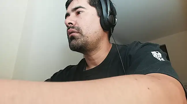 VonDoomdelToro online show from February 2025 03:57:02 AM