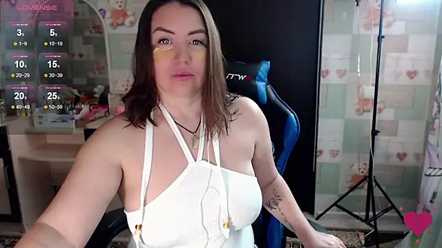 Korolek12 online show from October 2025 04:44:02 AM
