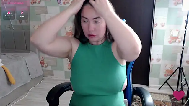 Snapshot of Korolek12 chatting on June 2026 12:21:01 PM Korolek12 online show from June 2026 12:21:01 PM