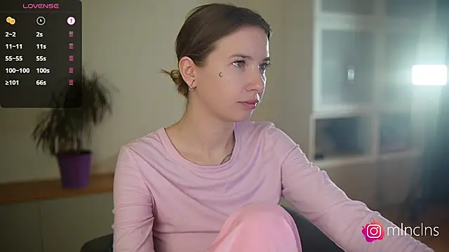 melanielwithu online show from April 2026 06:43:01 PM