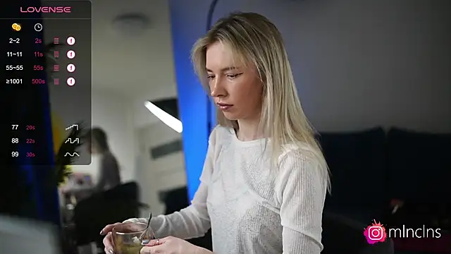 Snapshot of melanielwithu chatting on February 2025 05:54:02 PM melanielwithu online show from February 2025 05:54:02 PM