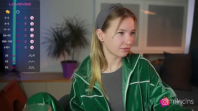 melanielwithu online show from November 2025 11:58:02 AM