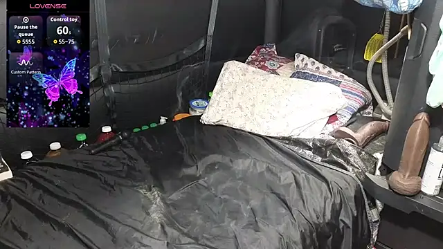 Castrated Julie online show from December 2025 05:21:02 AM