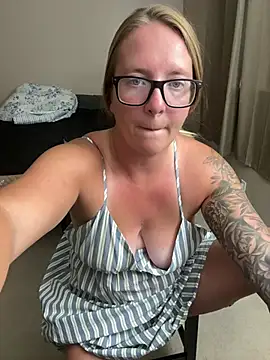 Snapshot of Lizzyloo chatting on July 2026 12:39:02 AM Lizzyloo online show from July 2026 12:39:02 AM