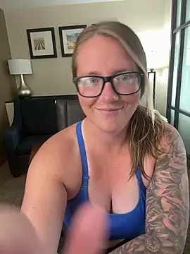 Lizzyloo online show from February 2026 03:01:01 PM