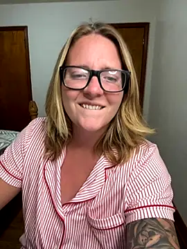 Lizzyloo online show from October 2025 10:11:01 PM