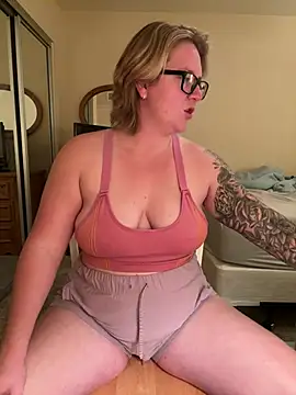 Lizzyloo online show from February 2025 02:02:01 PM