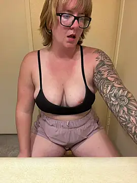 Lizzyloo online show from February 2025 03:12:02 AM