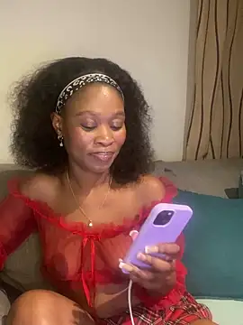 PETITE NAOMI online show from October 2025 05:25:02 PM