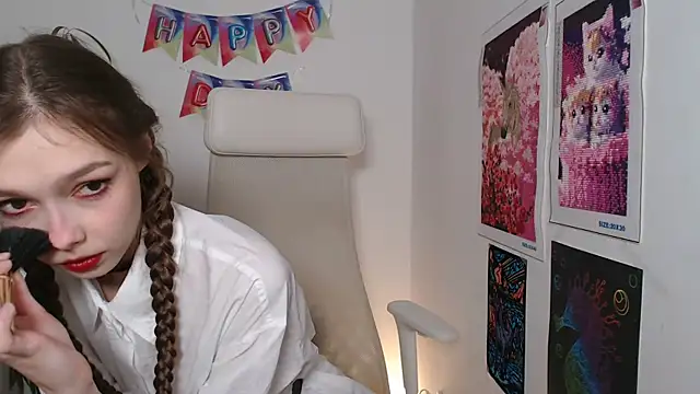 Snapshot of Michelle_Melnss chatting on December 2024 07:21:01 AM Michelle Melnss online show from December 2024 07:21:01 AM