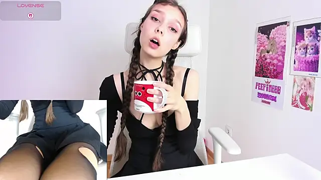 Michelle Melnss online show from April 2026 09:37:02 PM