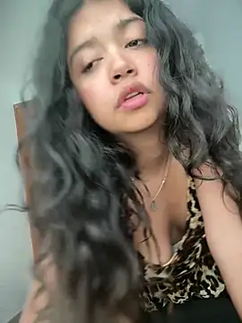 Peach Girll online show from March 2026 03:06:01 PM