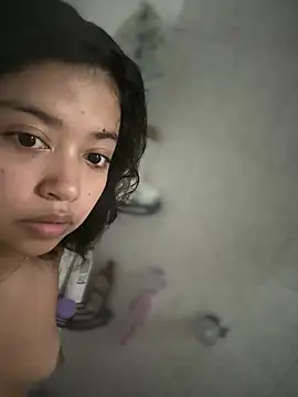 Peach Girll online show from March 2026 09:18:02 PM