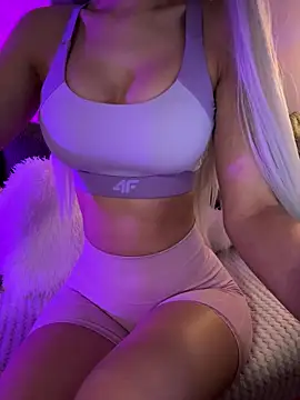 BarbieXs online show from March 2025 05:44:01 PM