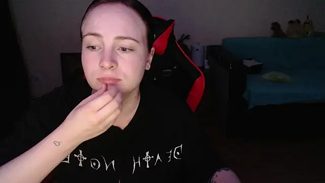 Laralianna online show from December 2025 08:04:02 PM