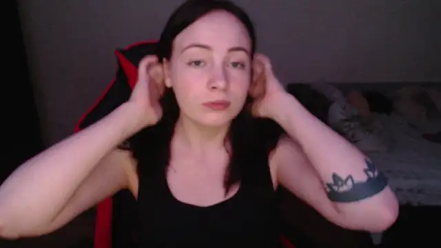 Laralianna online show from November 2025 08:36:02 PM