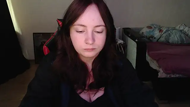 Snapshot of Laralianna chatting on May 2026 05:02:01 AM Laralianna online show from May 2026 05:02:01 AM