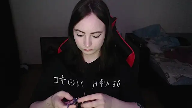 Laralianna online show from December 2025 07:07:02 PM