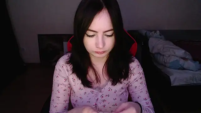 Laralianna online show from December 2025 03:10:02 PM