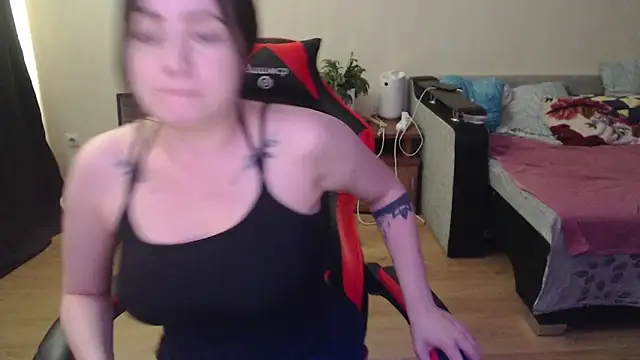 Laralianna online show from March 2026 01:23:02 PM