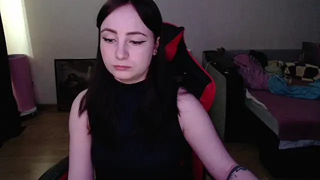 Laralianna online show from April 2026 07:47:01 AM