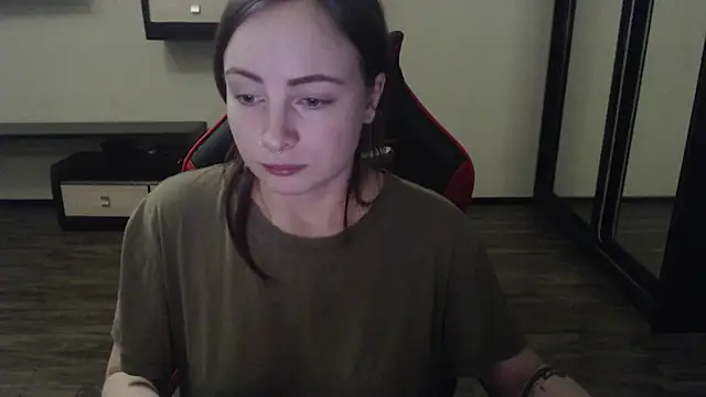 Laralianna online show from March 2025 03:40:01 PM