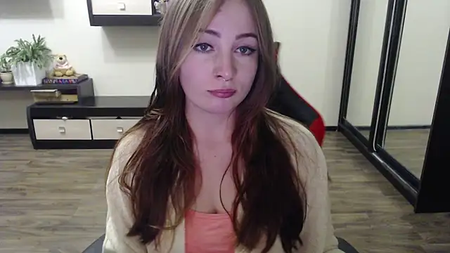 Laralianna online show from September 2025 01:18:02 PM